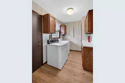 1302 E Garfield Street, Mount Horeb, WI 53572 - Photo 16