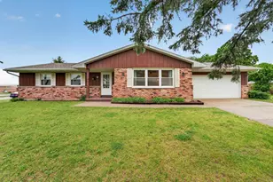 1302 E Garfield St, Mount Horeb, WI 53572 - Photo 1