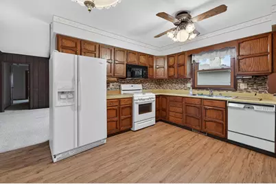 1302 E Garfield Street, Mount Horeb, WI 53572 - Photo 10