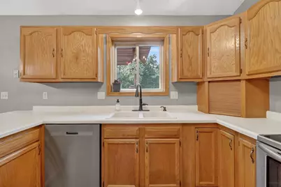 753 Walker Way, Edgerton, WI 53534 - Photo 10