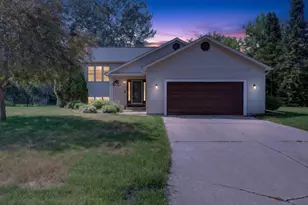 753 Walker Way, Edgerton, WI 53534 - Photo 4