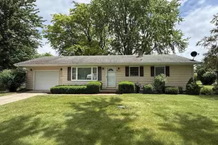 1040 N Sumac Dr, Janesville, WI 53545 - Photo 1
