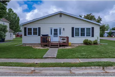 1313 2nd Main Street, Elroy, WI 53929 - Photo 2