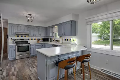 305 Raymond Road, Waunakee, WI 53597 - Photo 6