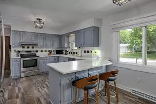 305 Raymond Rd, Waunakee, WI 53597 - Photo 6