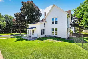 524 E Jefferson St, Stoughton, WI 53589 - Photo 4