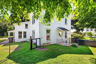 524 E Jefferson St, Stoughton, WI 53589 - Photo 8