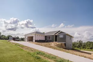 102 Diamond Oaks Dr, Ridgeville, WI 53533 - Photo 1