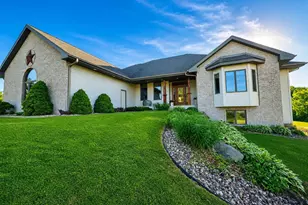 1825 Bringold Dr, Verona, WI 53593 - Photo 2