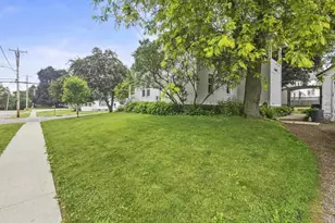 325 S Bridge St, Markesan, WI 53946 - Photo 36