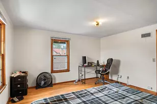 430 Oak St, Madison, WI 53704 - Photo 10