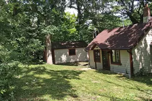 W8846 Hickory Dr, Delavan, WI 53115 - Photo 10