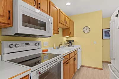1720 N Hillcrest Drive, Baraboo, WI 53913 - Photo 14
