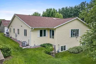 1720 N Hillcrest Dr, Baraboo, WI 53913 - Photo 4