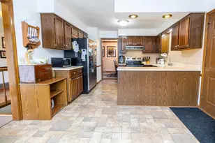 4211 Wilshire Ln, Janesville, WI 53546 - Photo 10