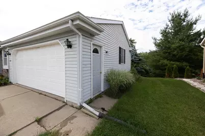 4211 Wilshire Lane, Janesville, WI 53546 - Photo 6