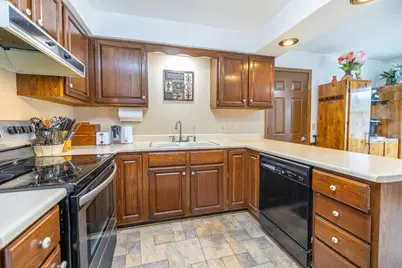 4211 Wilshire Lane, Janesville, WI 53546 - Photo 10