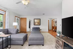 303 Berry Ln, Wisconsin Dells, WI 53965 - Photo 8