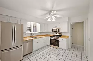 4138 Hiawatha Dr, Madison, WI 53711 - Photo 8