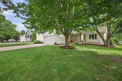 632 Grandview Drive, Sun Prairie, WI 53590 - Photo 2