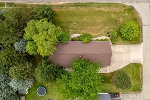535 Danielson Dr, Darien, WI 53114 - Photo 8
