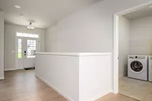 2046 Leopold Way, Sun Prairie, WI 53590 - Photo 2