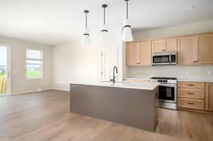 2046 Leopold Way, Sun Prairie, WI 53590 - Photo 4