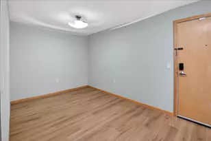 8206 Starr Grass Dr, Madison, WI 53719 - Photo 6