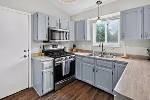 204 Weald Bridge Rd, Cottage Grove, WI 53527 - Photo 6