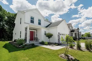 524 Wild Oak Rd, Hartland, WI 53029 - Photo 2