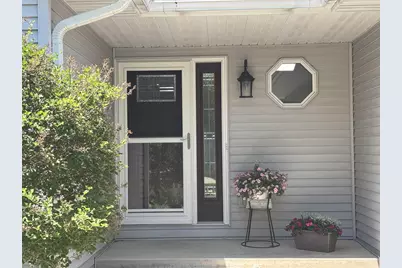 910 Riverview Court, Marshall, WI 53559 - Photo 2