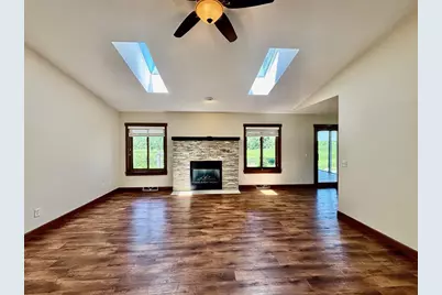 910 Riverview Court, Marshall, WI 53559 - Photo 8