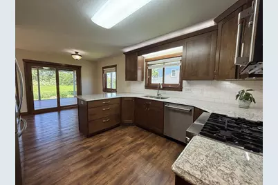 910 Riverview Court, Marshall, WI 53559 - Photo 10