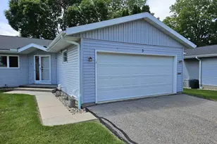 1720 Elizabeth St, Baraboo, WI 53913 - Photo 2