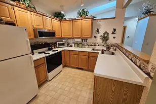 1720 Elizabeth St, Baraboo, WI 53913 - Photo 6