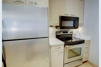309 W Washington Avenue #606, Madison, WI 53703 - Photo 6