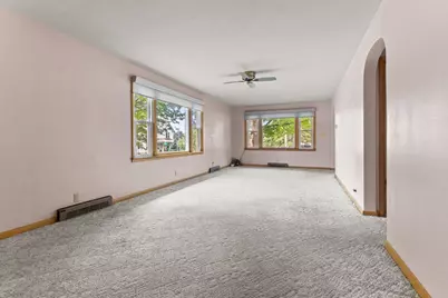 137 S Vine Street, Kingston, WI 53939 - Photo 6