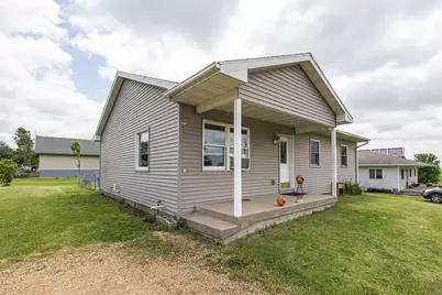 614 S Lincoln Street, Cuba City, WI 53807 - Photo 2