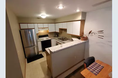 6253 Middleton Spring Drive Common, Middleton, WI 53562 - Photo 6