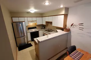 6253 Middleton Spring Dr Common, Middleton, WI 53562 - Photo 6