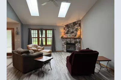 906 Prospect Avenue, Beaver Dam, WI 53916 - Photo 4