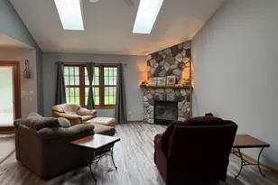 906 Prospect Ave, Beaver Dam, WI 53916 - Photo 4