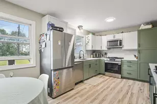 1204 E Wisconsin St, Delavan, WI 53115 - Photo 12