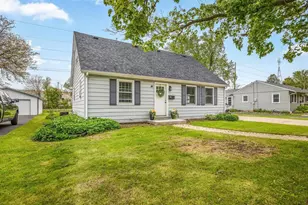 1204 E Wisconsin St, Delavan, WI 53115 - Photo 4