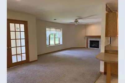 109 Elizabeth Court, Deerfield, WI 53531 - Photo 4