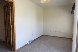 109 Elizabeth Ct, Deerfield, WI 53531 - Photo 8