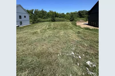 186 Savannah Parkway, Deerfield, WI 53531 - Photo 2