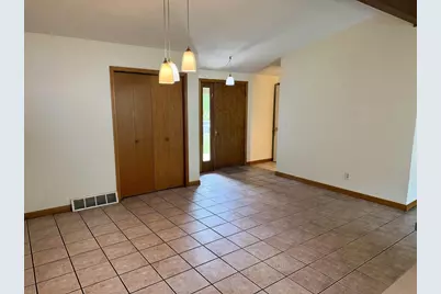 1475 Pineview Drive, Reedsburg, WI 53959 - Photo 8
