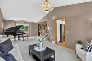 7129 Countrywood Ln, Madison, WI 53719 - Photo 8
