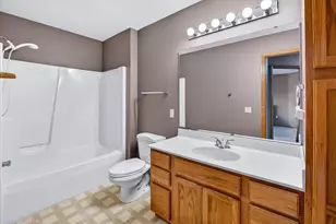 7129 Countrywood Ln, Madison, WI 53719 - Photo 26